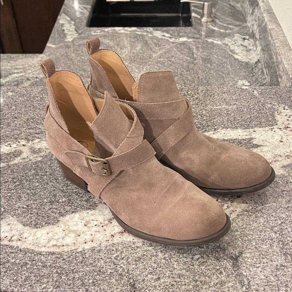 Jessica Simpson Taupe Ankle Booties